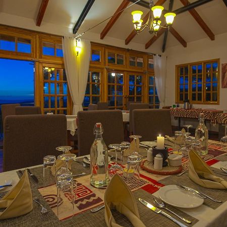 Lions Paw Ngorongoro Hotel Bagian luar foto