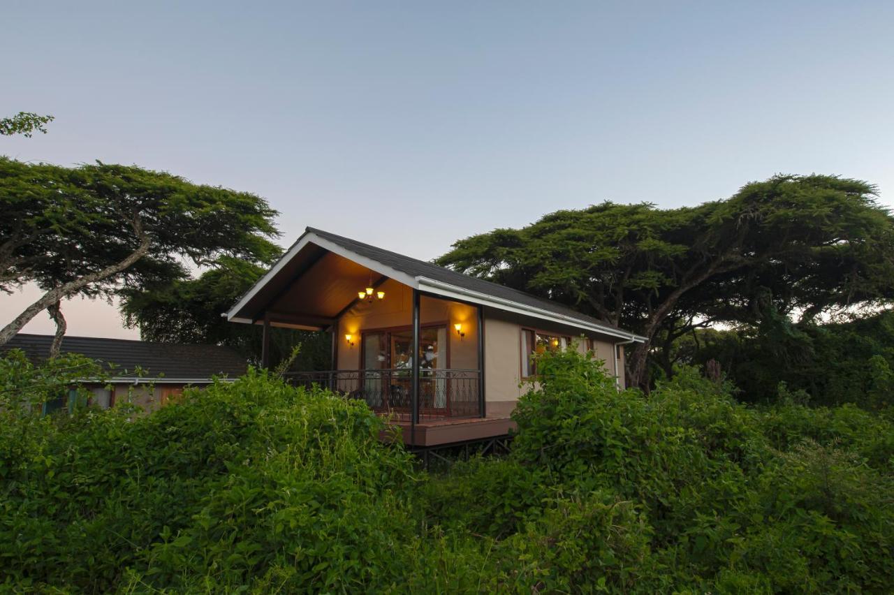 Lions Paw Ngorongoro Hotel Bagian luar foto