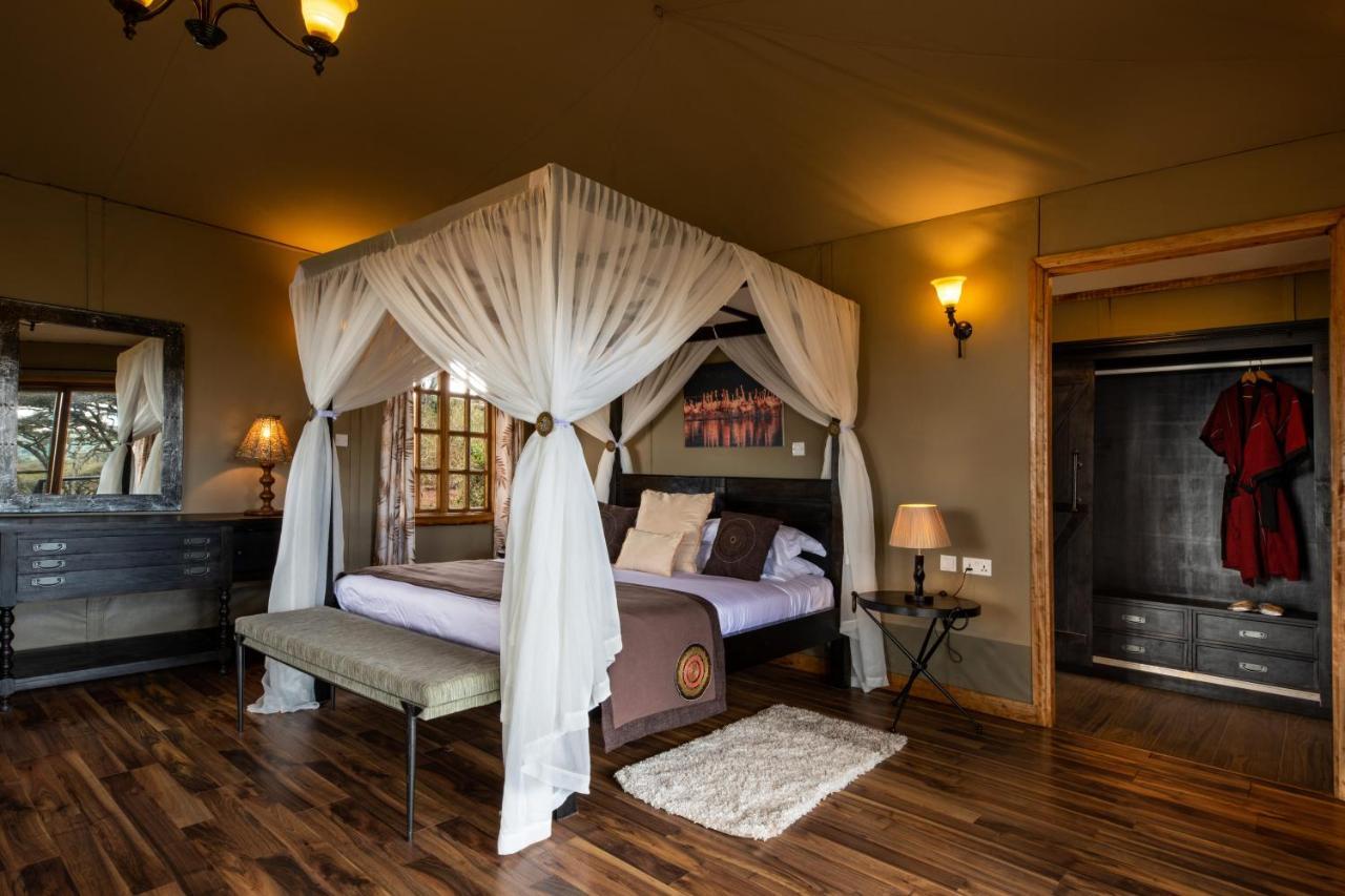 Lions Paw Ngorongoro Hotel Bagian luar foto