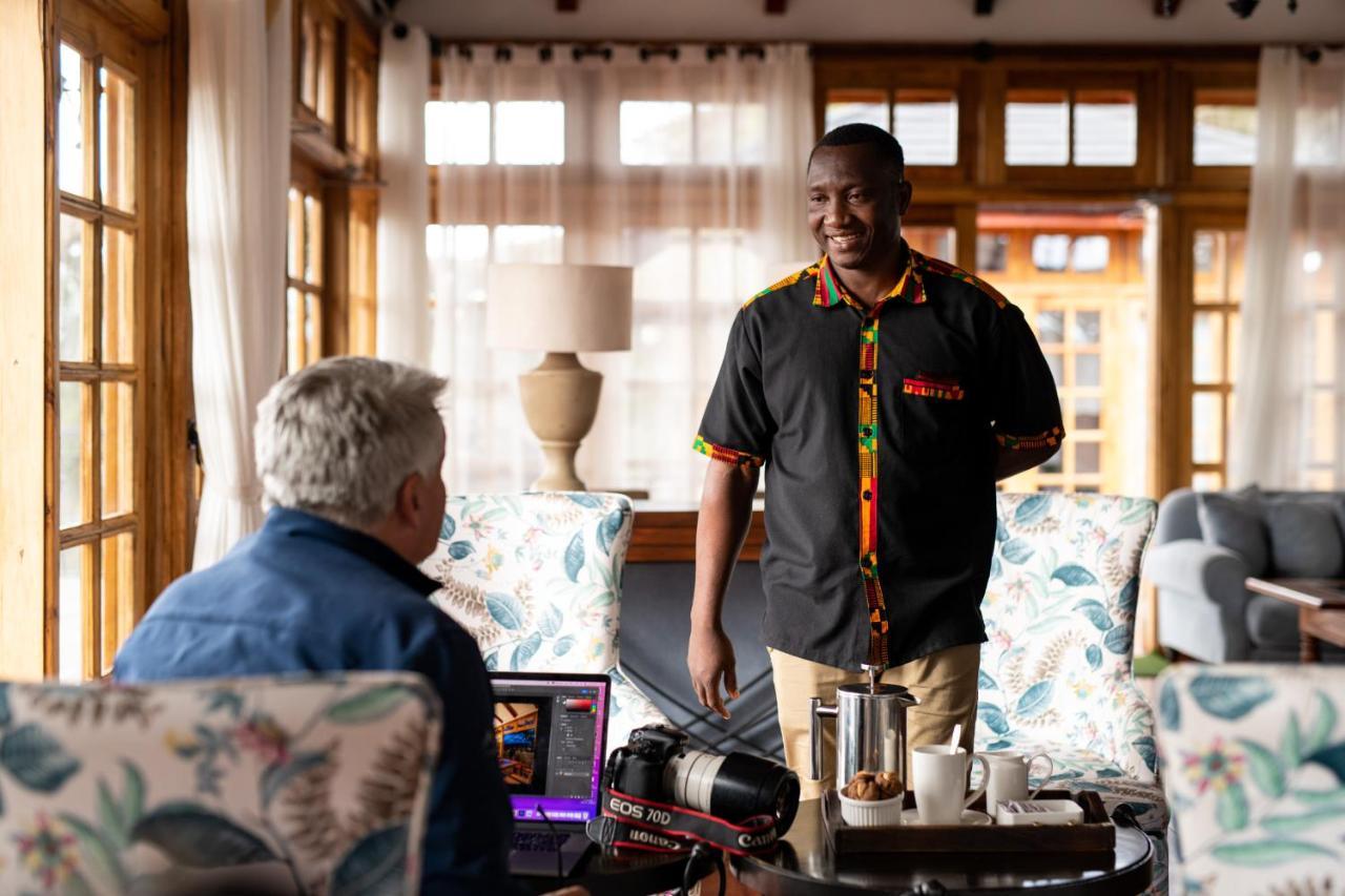 Lions Paw Ngorongoro Hotel Bagian luar foto
