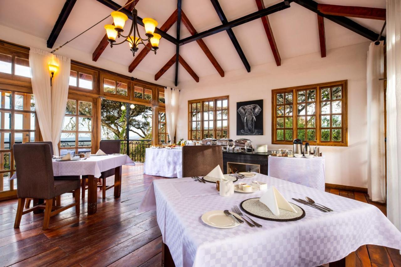 Lions Paw Ngorongoro Hotel Bagian luar foto