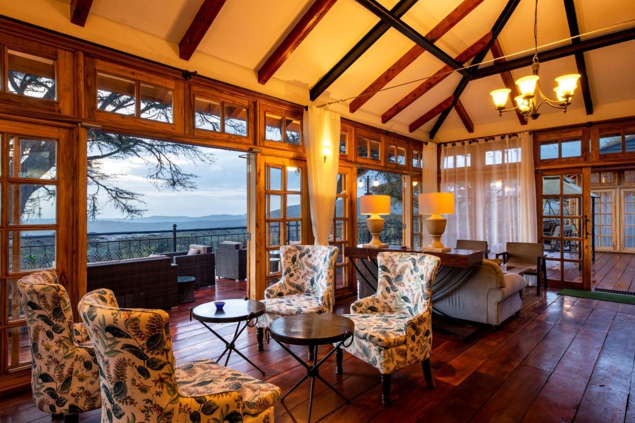Lions Paw Ngorongoro Hotel Bagian luar foto