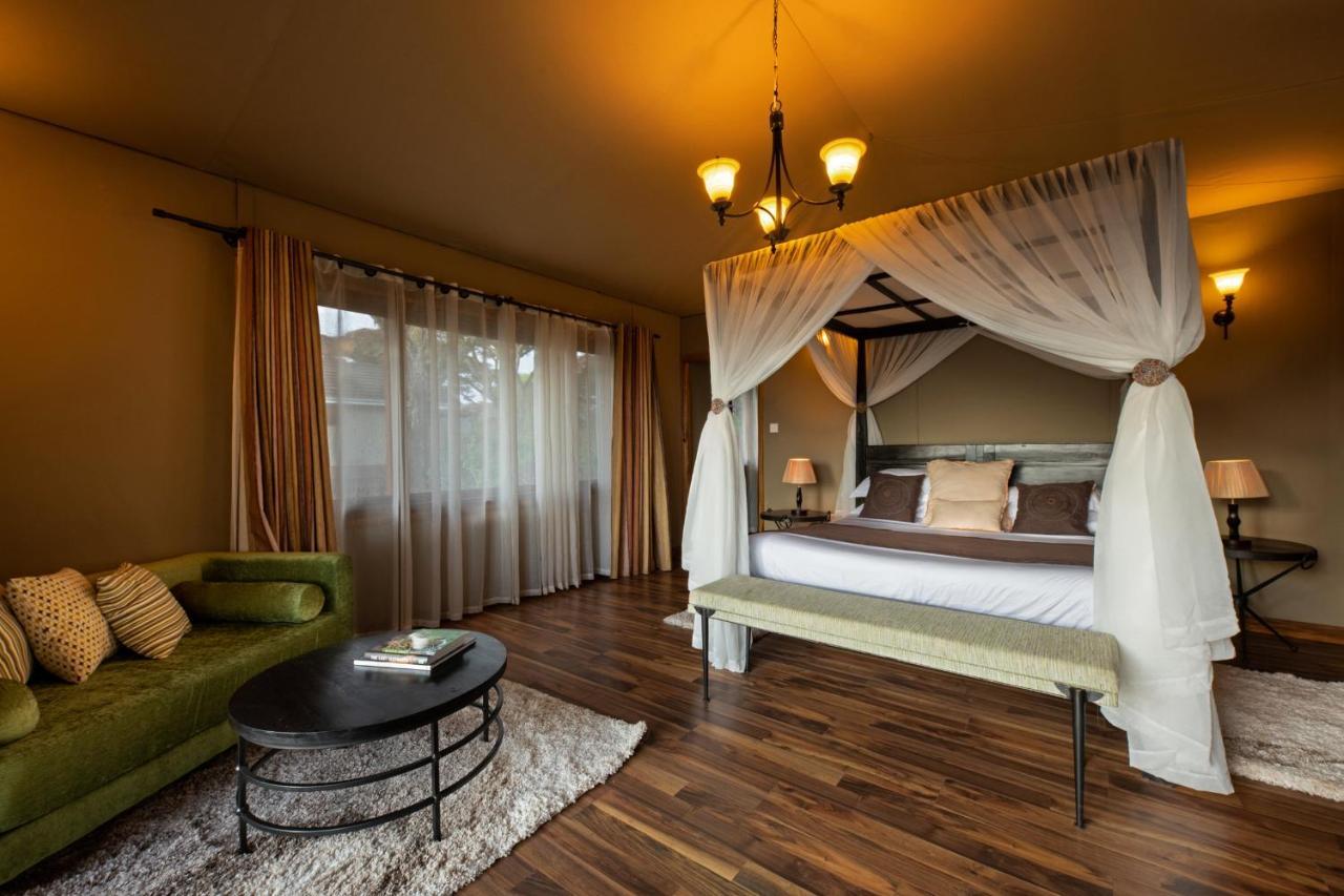 Lions Paw Ngorongoro Hotel Bagian luar foto