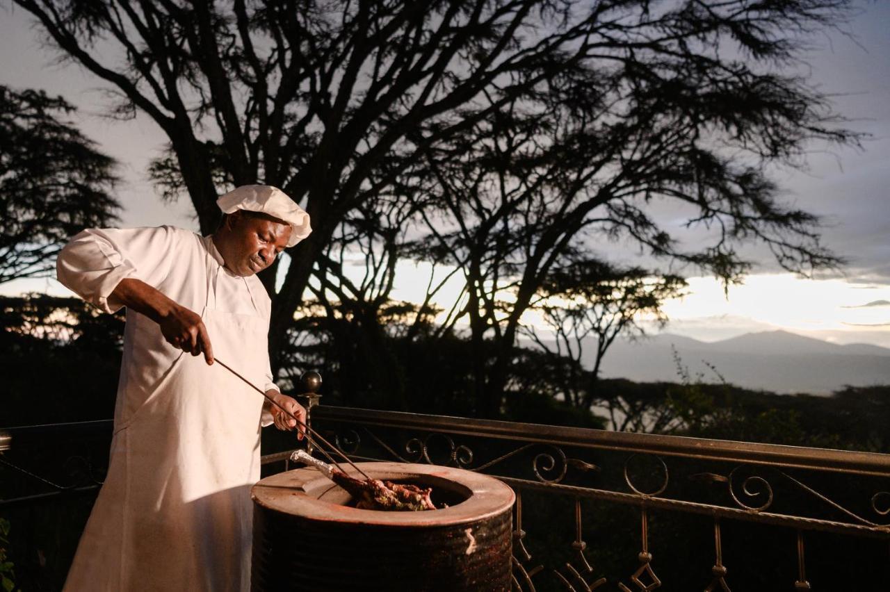 Lions Paw Ngorongoro Hotel Bagian luar foto