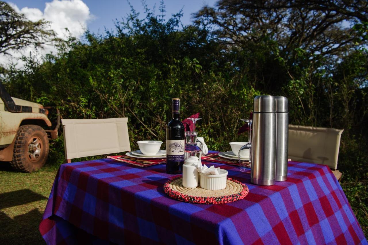 Lions Paw Ngorongoro Hotel Bagian luar foto