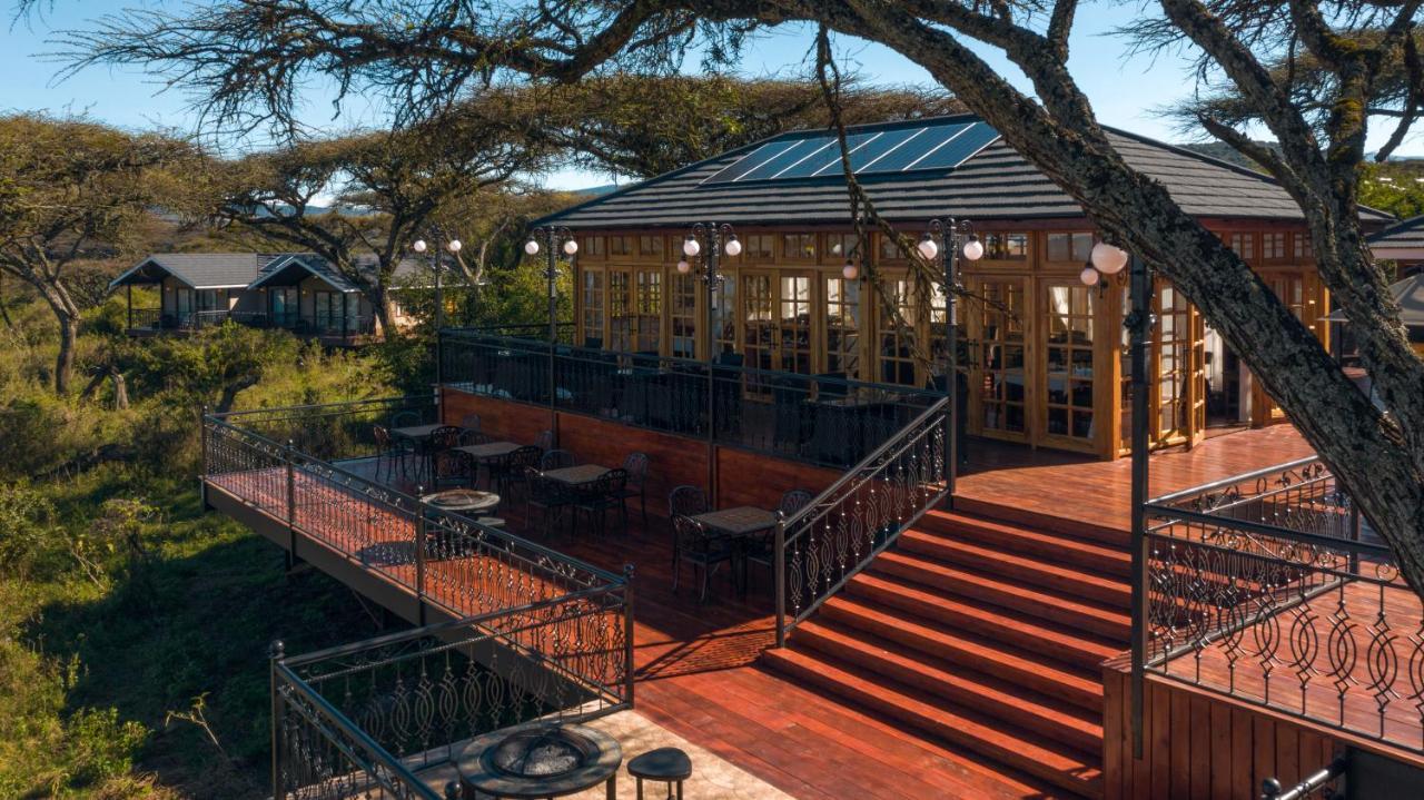 Lions Paw Ngorongoro Hotel Bagian luar foto